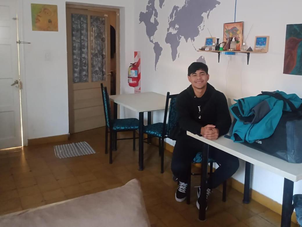 Oliwine Hostel Maipu  Luaran gambar